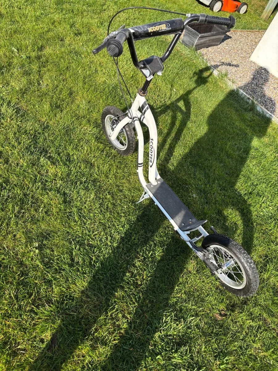 Scooter - Image 2