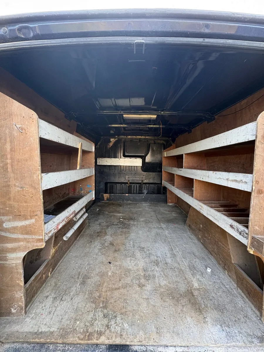 Ford Transit 2011 - Image 2