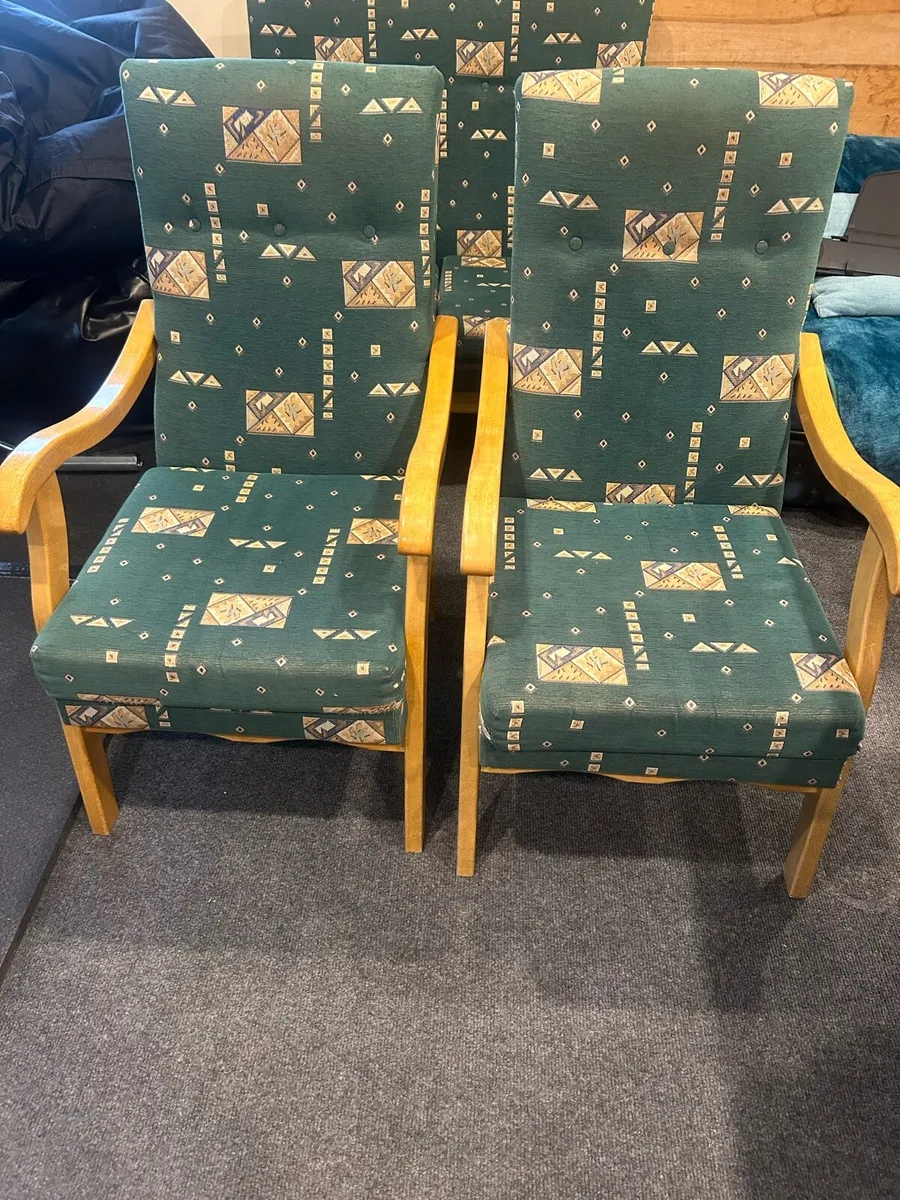 Three piece suite - Image 2