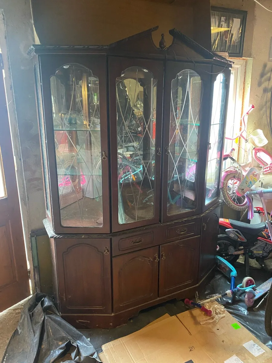 Display Cabinet - Image 1