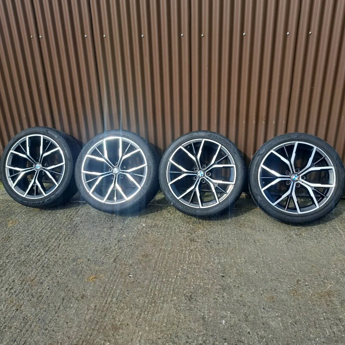 Bmw / volvo  genuine alloys  19"  &   17" - Image 1