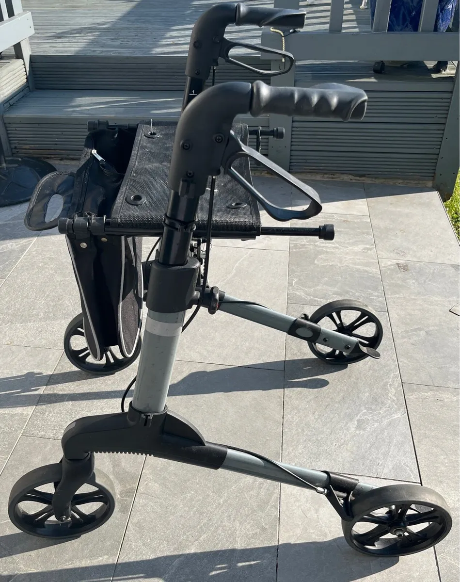 4 Wheel Rollator Walking Aid - Image 1