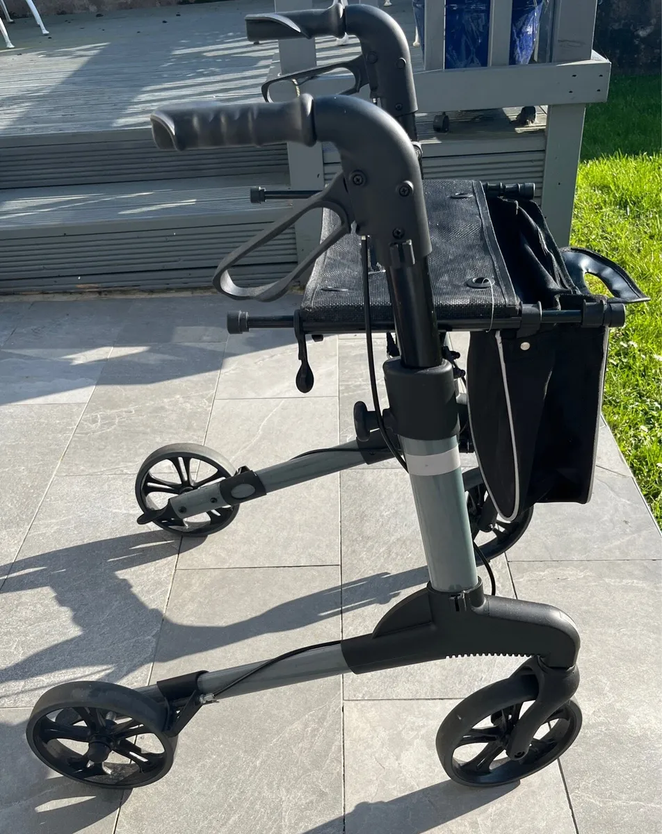 4 Wheel Rollator Walking Aid - Image 2
