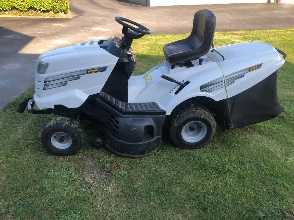 Lawn mower - Image 1