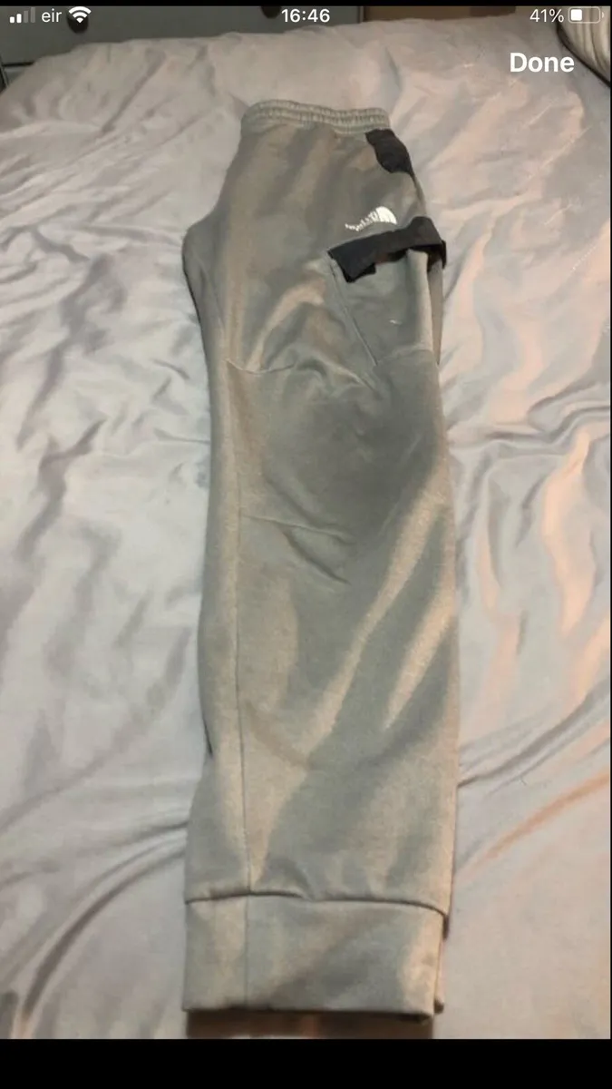 Boys northface bottoms size XxL €10 - Image 1