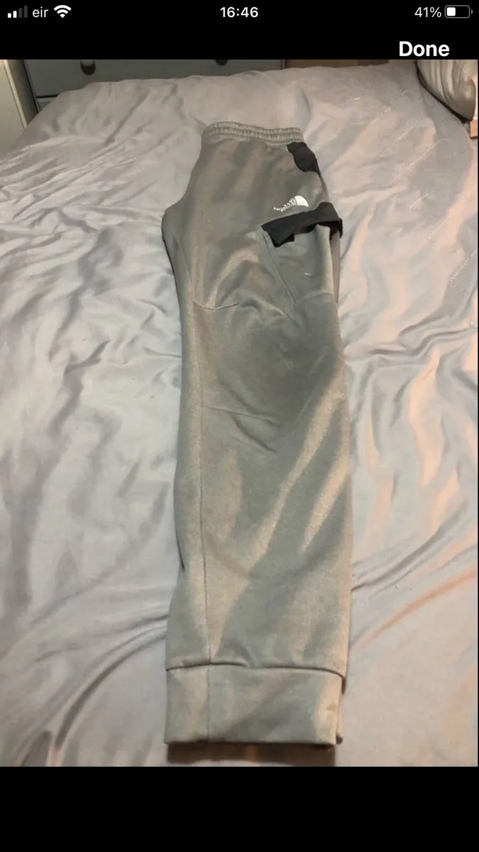 Boys northface bottoms size XxL €10 - Image 2