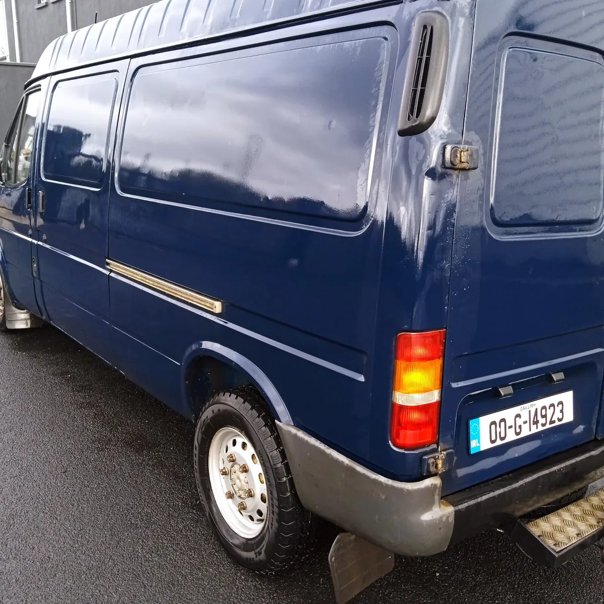 Ford Transit 2000 - Image 2