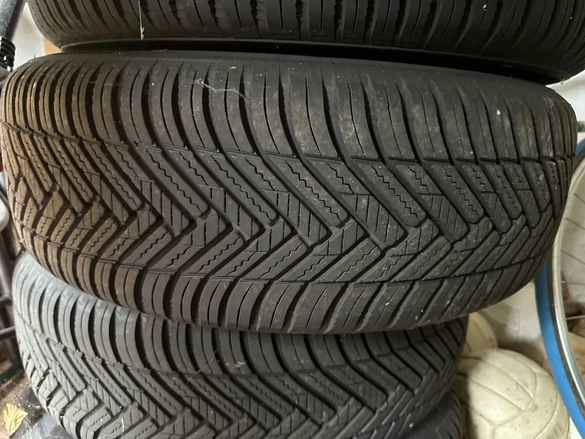 4 alloys and as new tyres from Skoda Karoq - Image 2