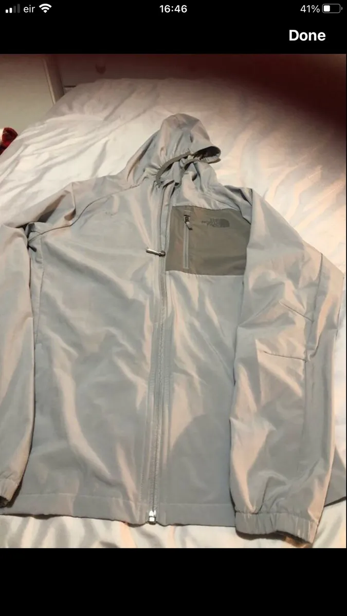 Boys northface tracksuit top size XxL €15 - Image 3