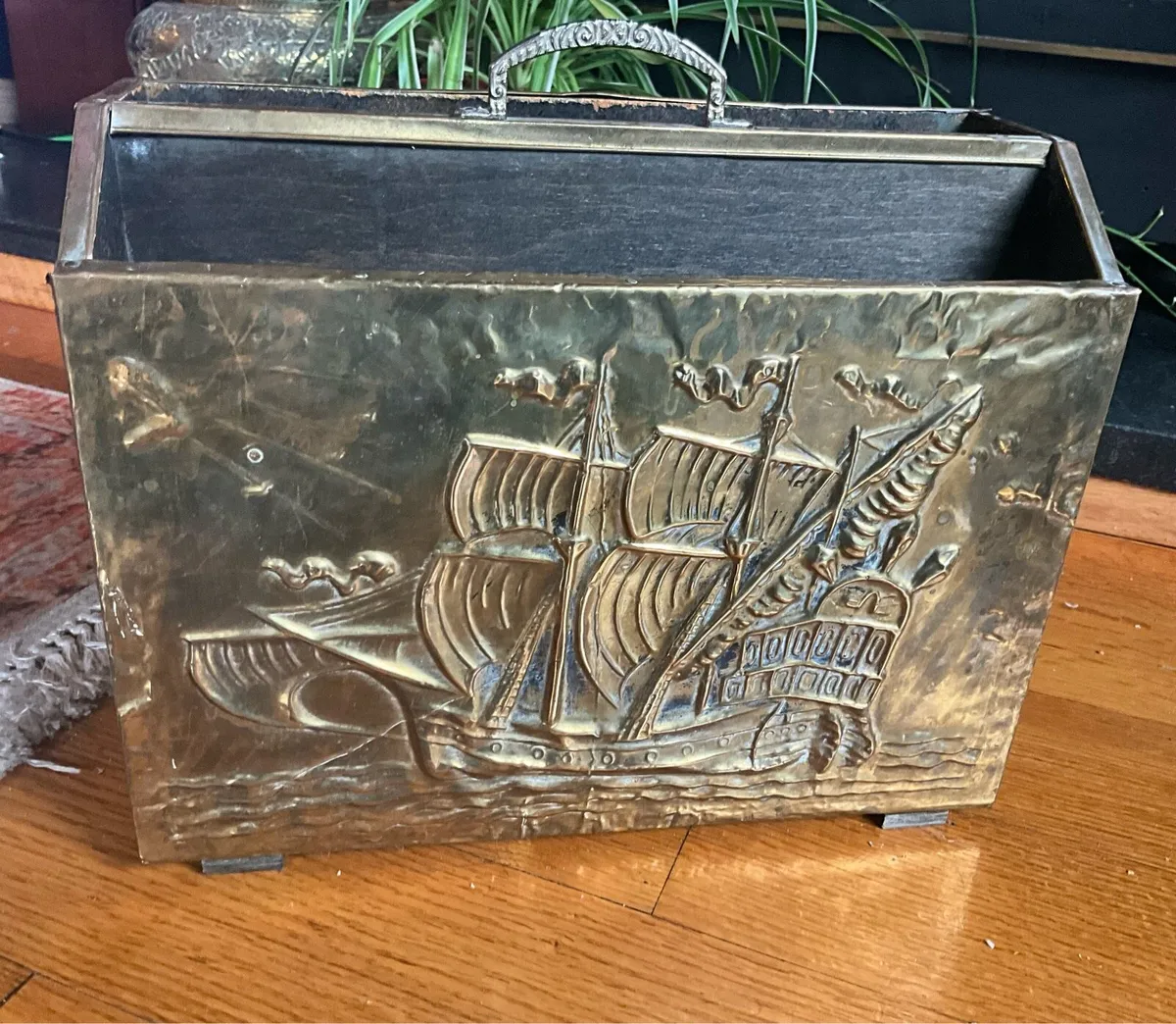 Embossed Brass Ship Design Magazine Holder - Image 3