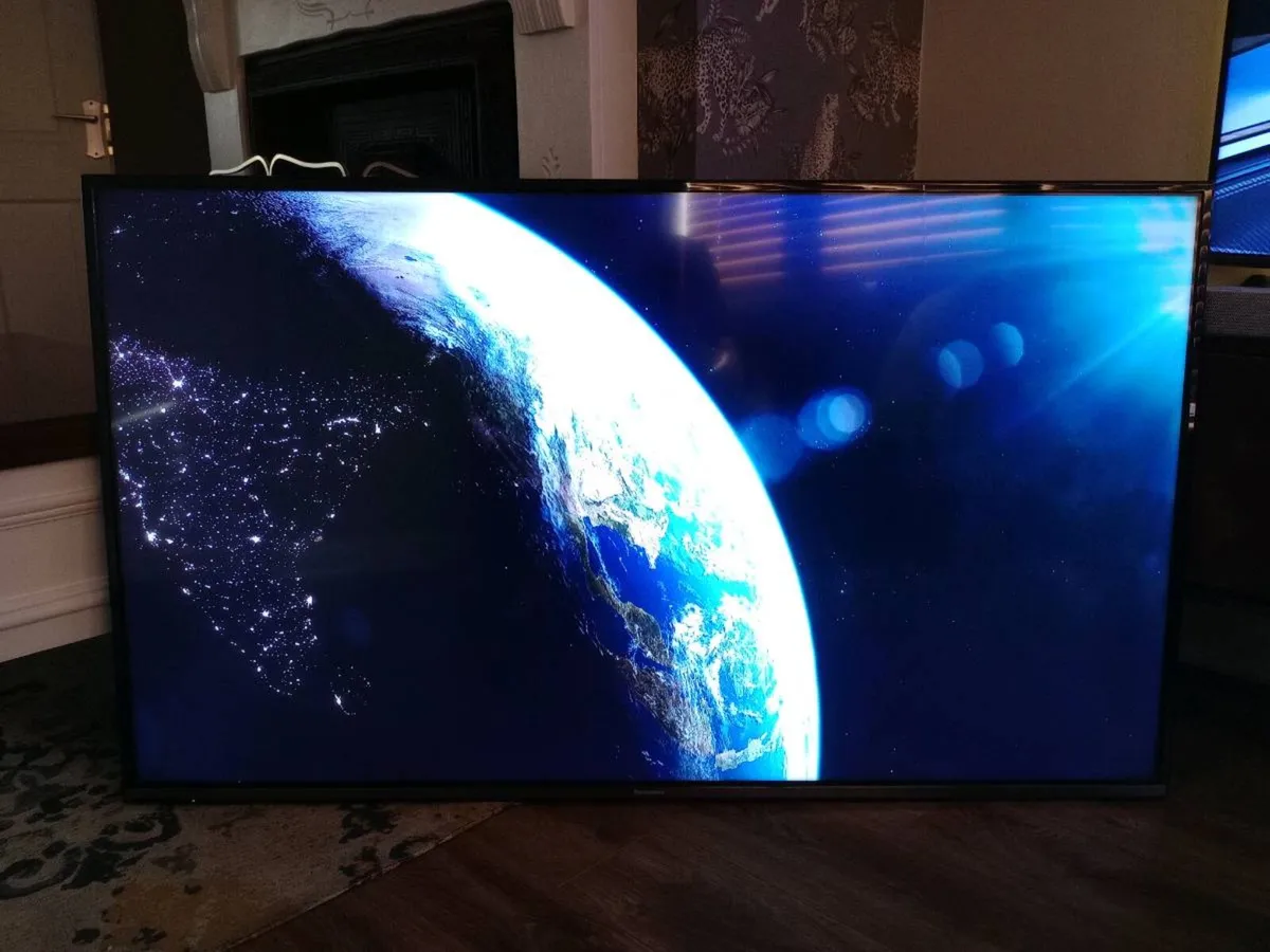 Panasonic 55" 4K UHD SMART TV TX-55GX550B - Image 1