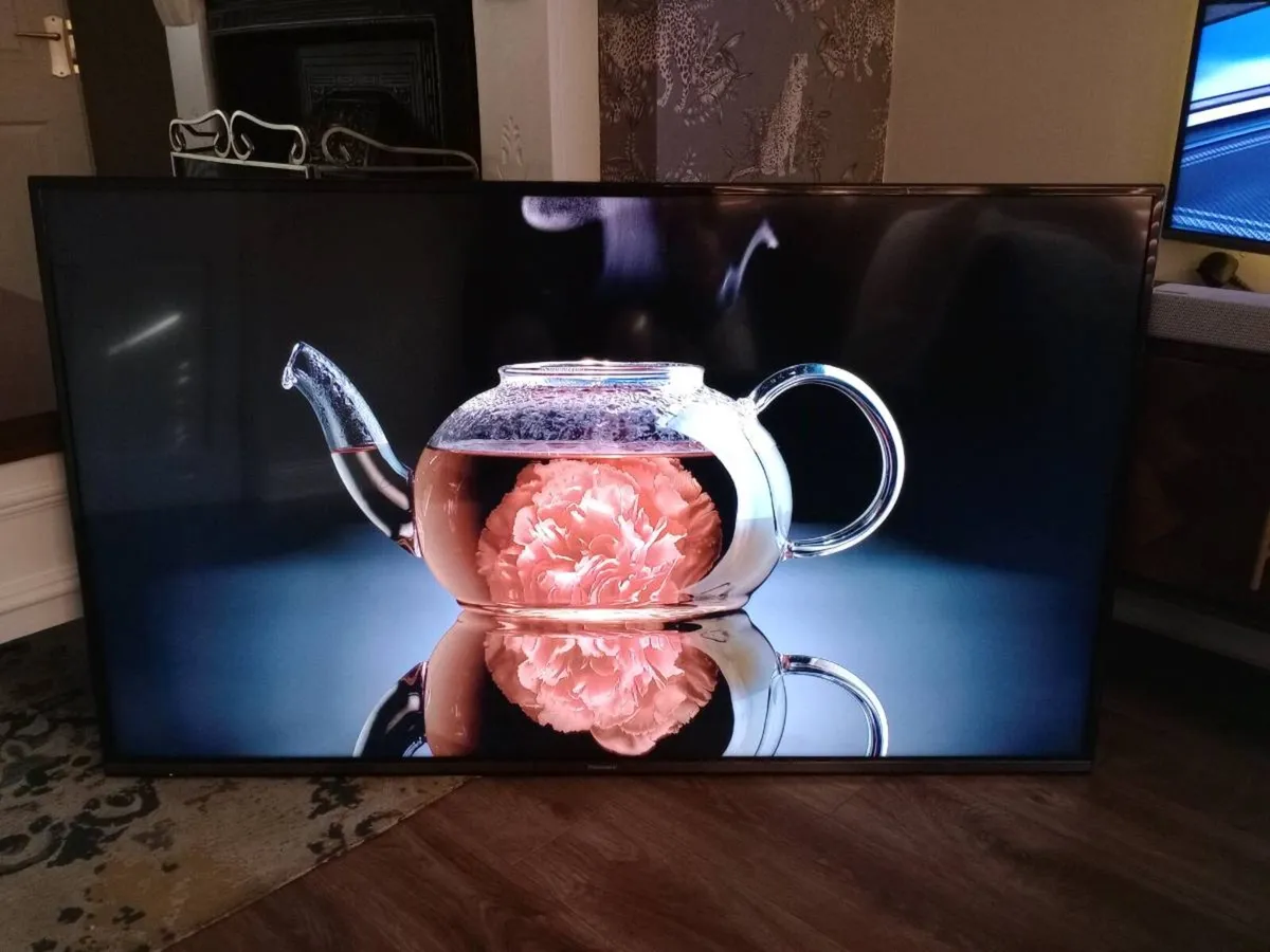 Panasonic 55" 4K UHD SMART TV TX-55GX550B - Image 4