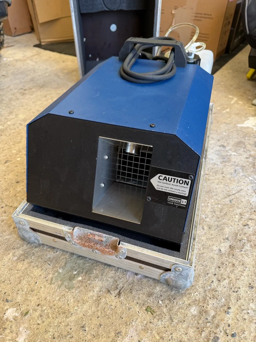 LOOK Unique 2.1 230V Haze Machine - Image 1