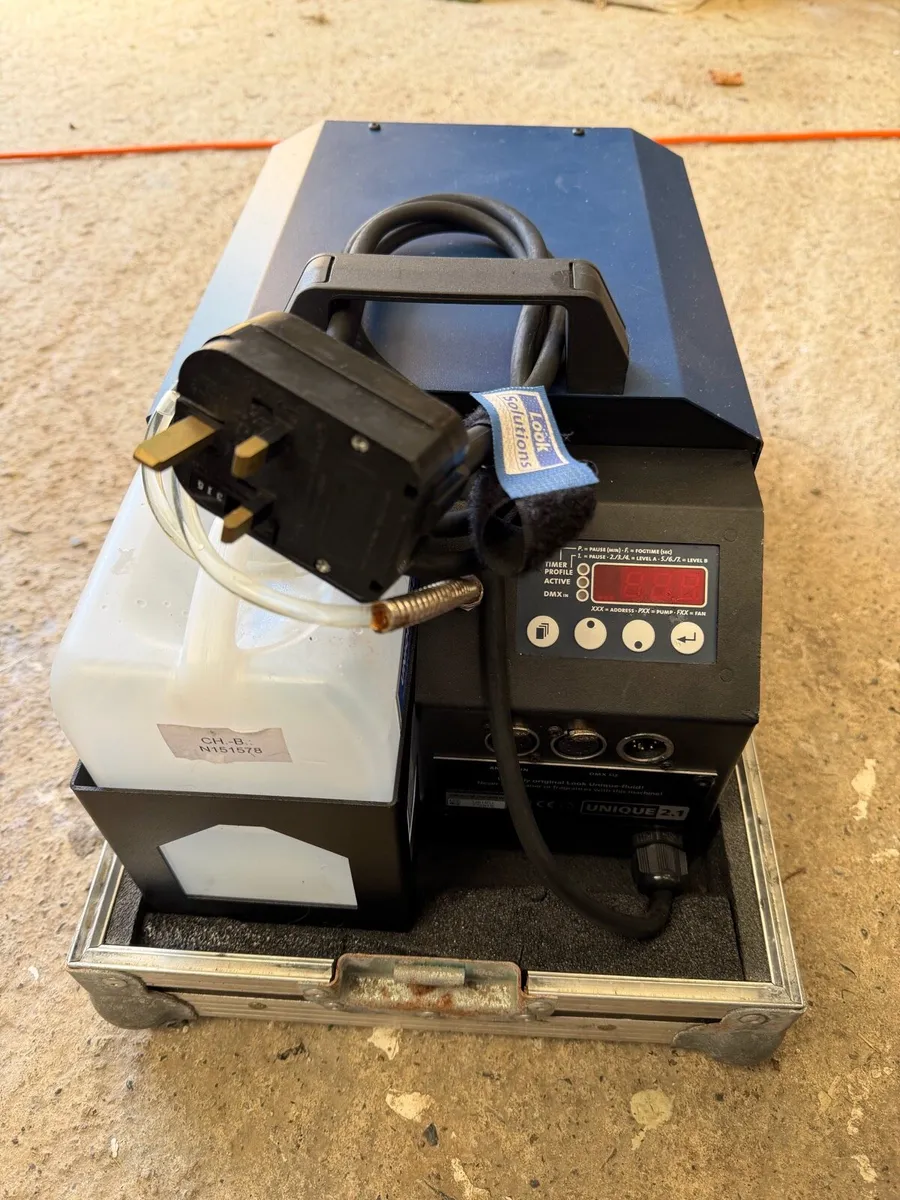LOOK Unique 2.1 230V Haze Machine - Image 2