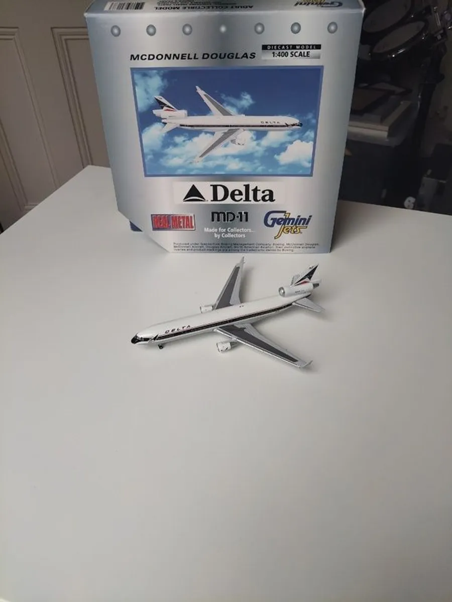 Gemini jets  1/400 model aircraft. - Image 4