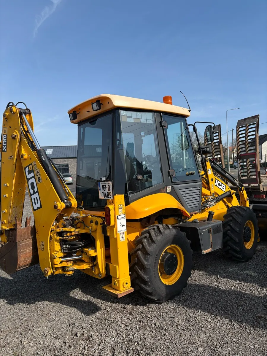 2016 JCB 2CX Airmaster 1 DR Backhoe - Image 4