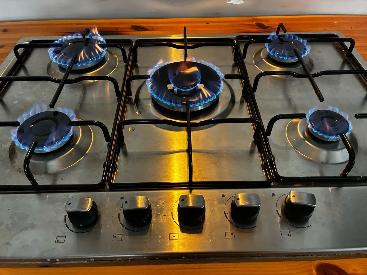 5 burner gas hob - Image 3
