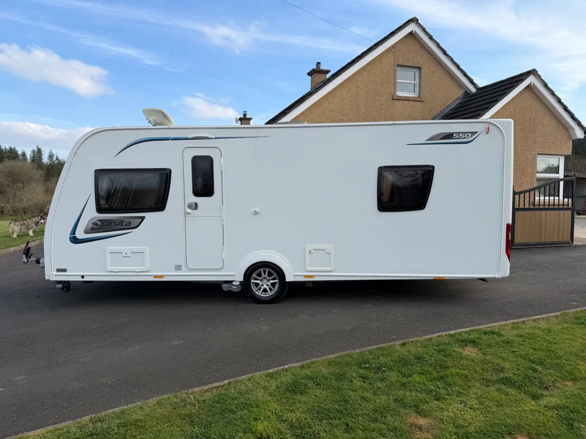 2019 Compass 550 island bed - Image 3