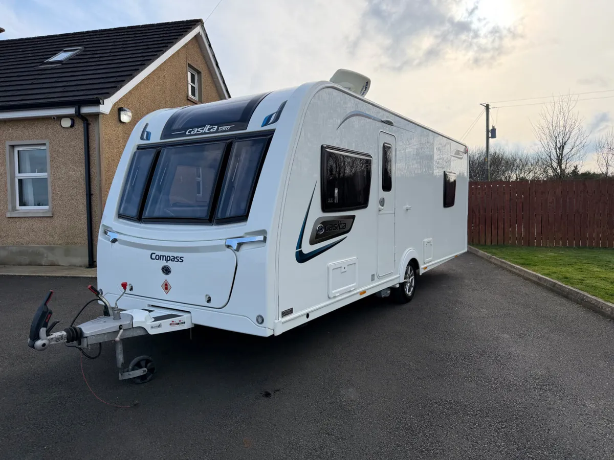 2019 Compass 550 island bed - Image 2