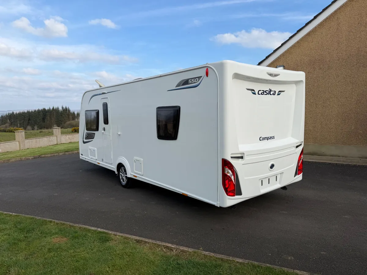 2019 Compass 550 island bed - Image 4
