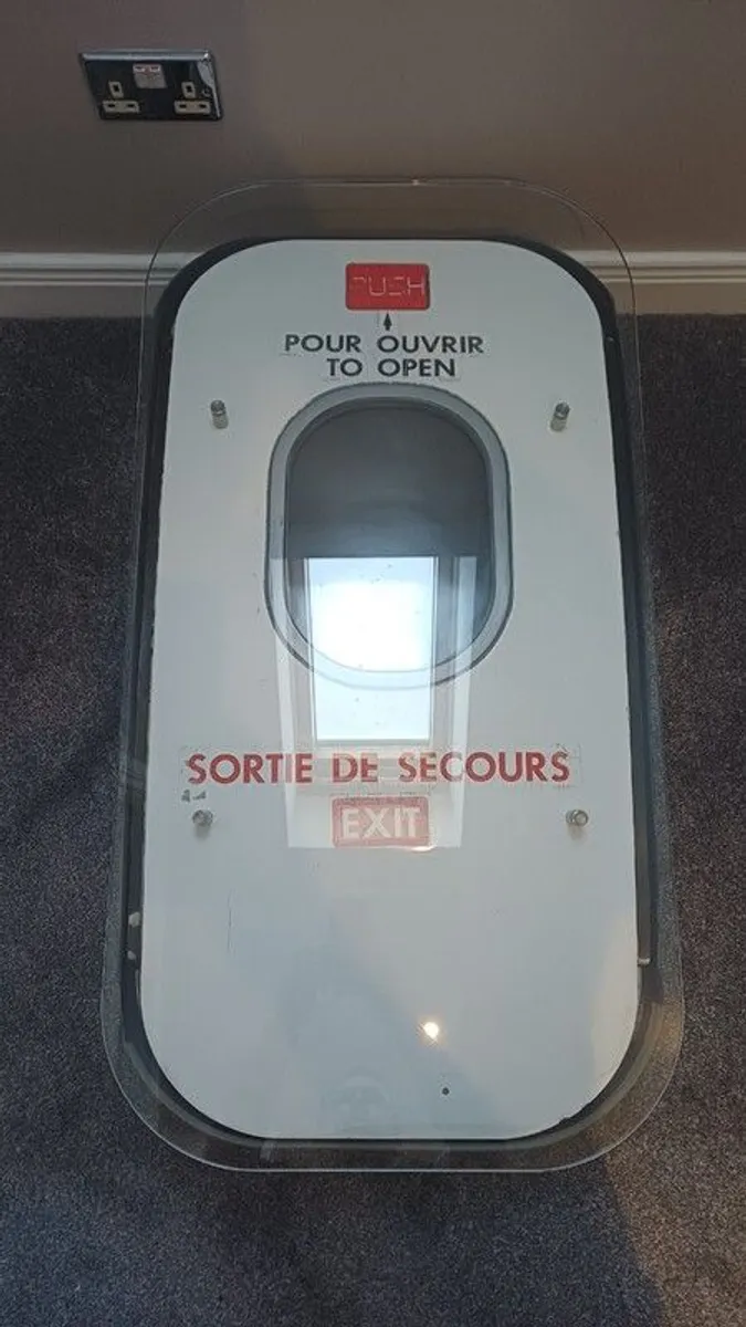 Airbus A319 F-GRHT Emergency Exit Window Table  Aviation Furniture - Image 4