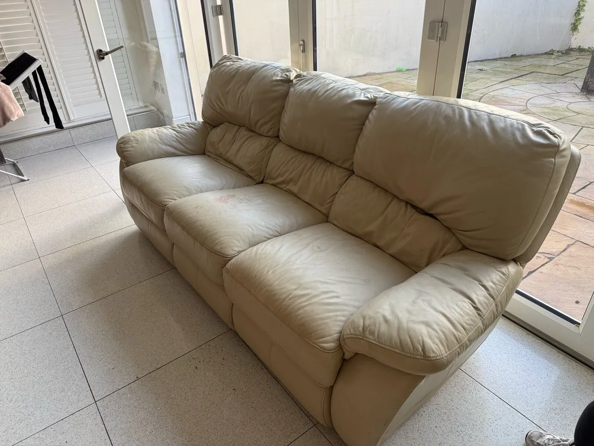 Free recliner sofa - Image 2