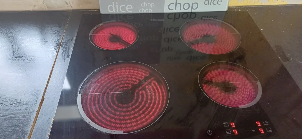 Zanussi 4 Ring Oven top - Image 2