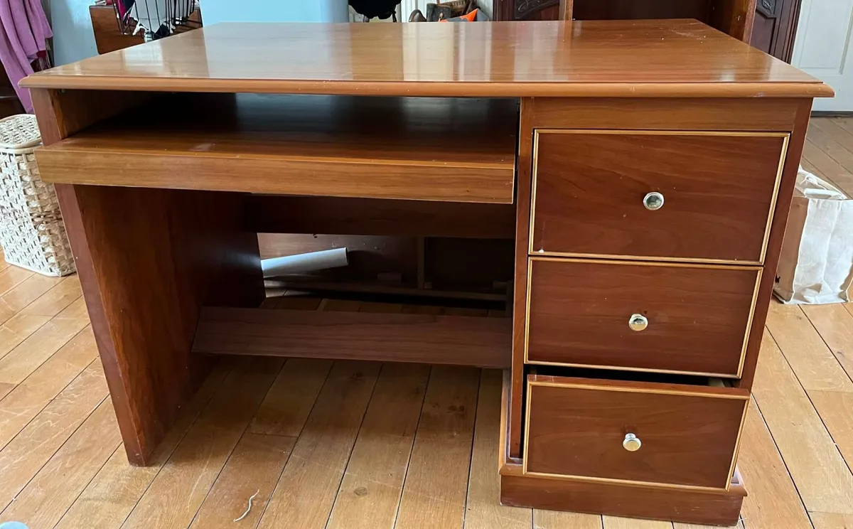 office desk - Image 2