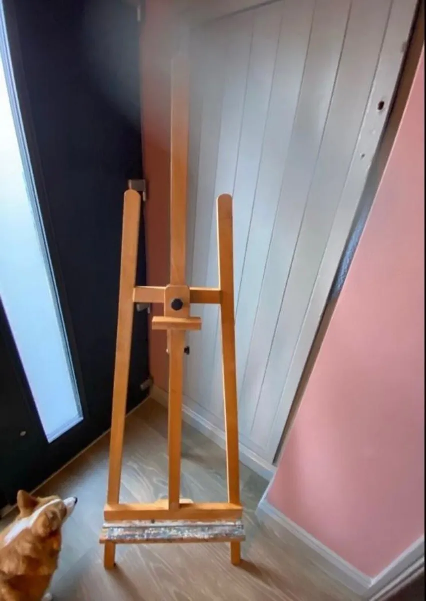 Easel - Image 1