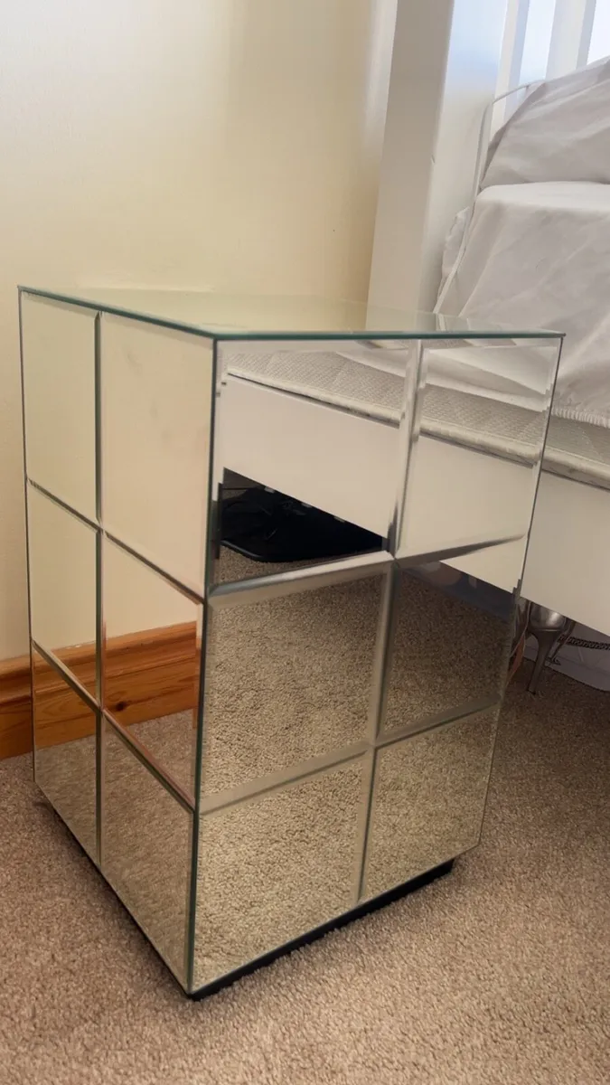 Mirrored Lamp Stand - Image 2