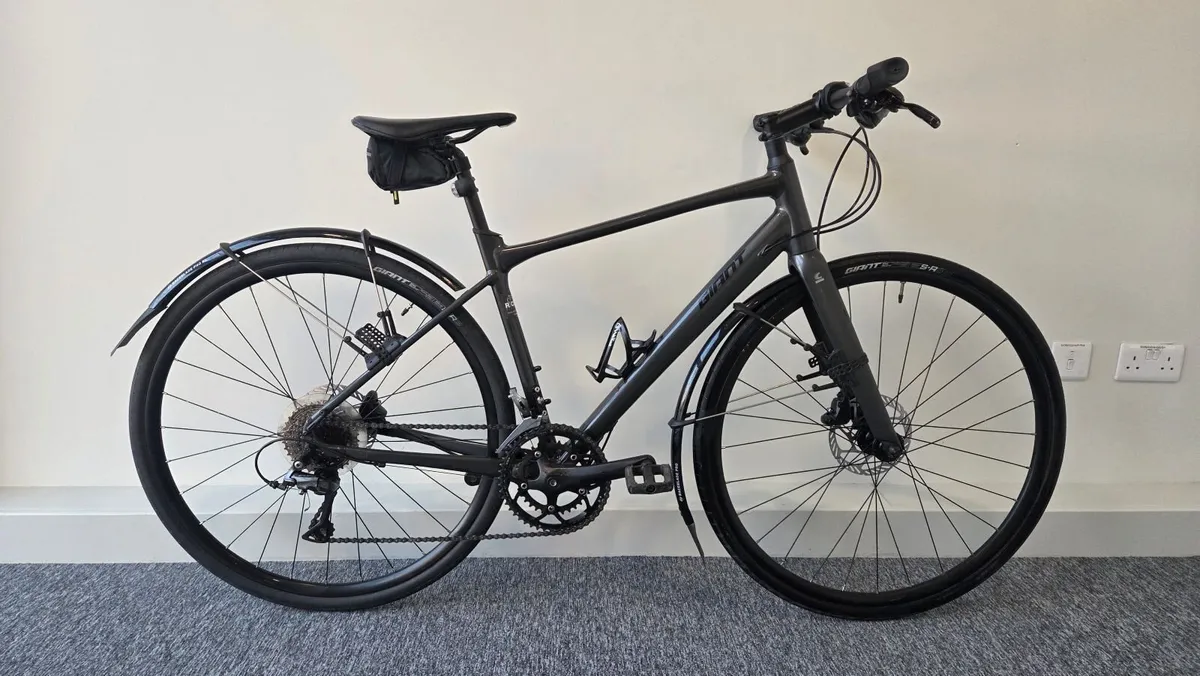 Giant Fastroad SL3 bike - Image 1