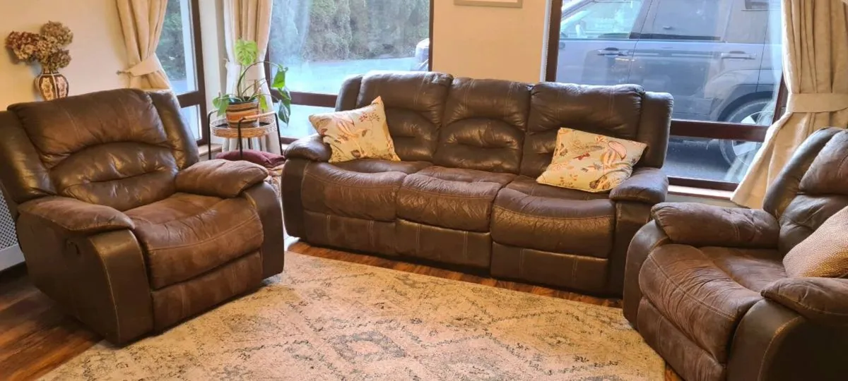 3 piece suite of Furniture - Image 1