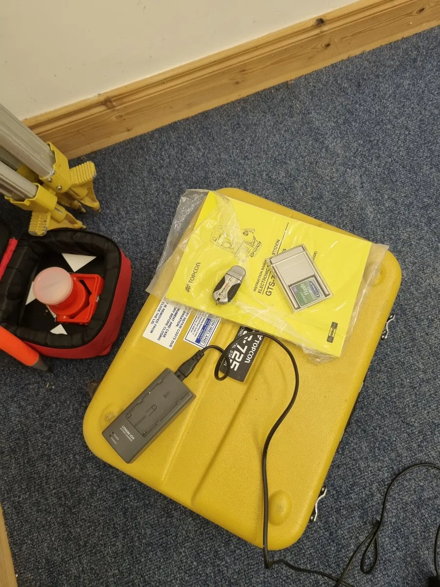 Topcon GTS 725 Total Station - Image 3