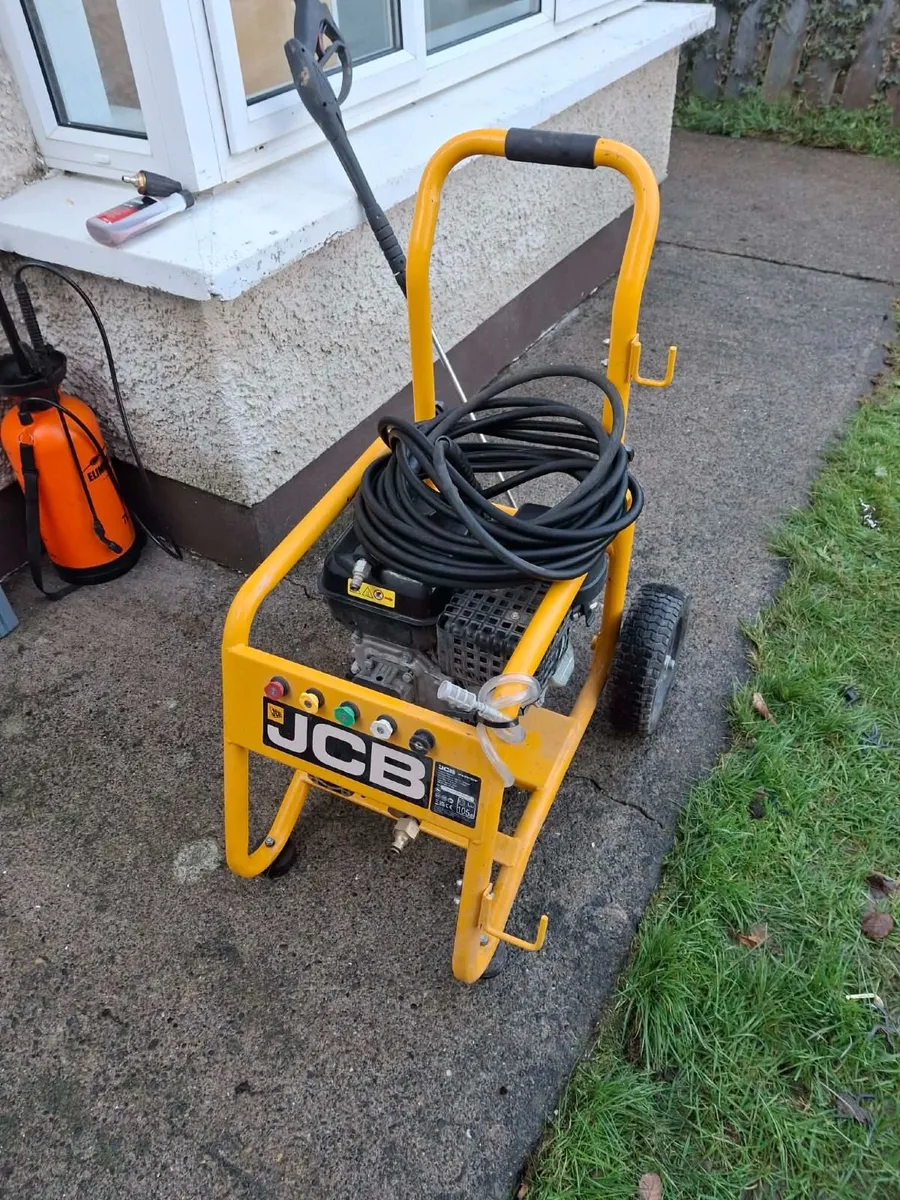 JCV petrol pressure washer - Image 1