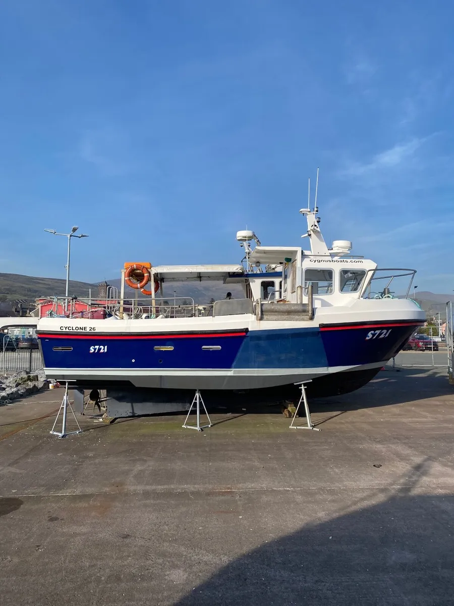 UNLESS BOUGHT-BOAT UNAVAILABLE MID APR TO MID SEPT - Image 1