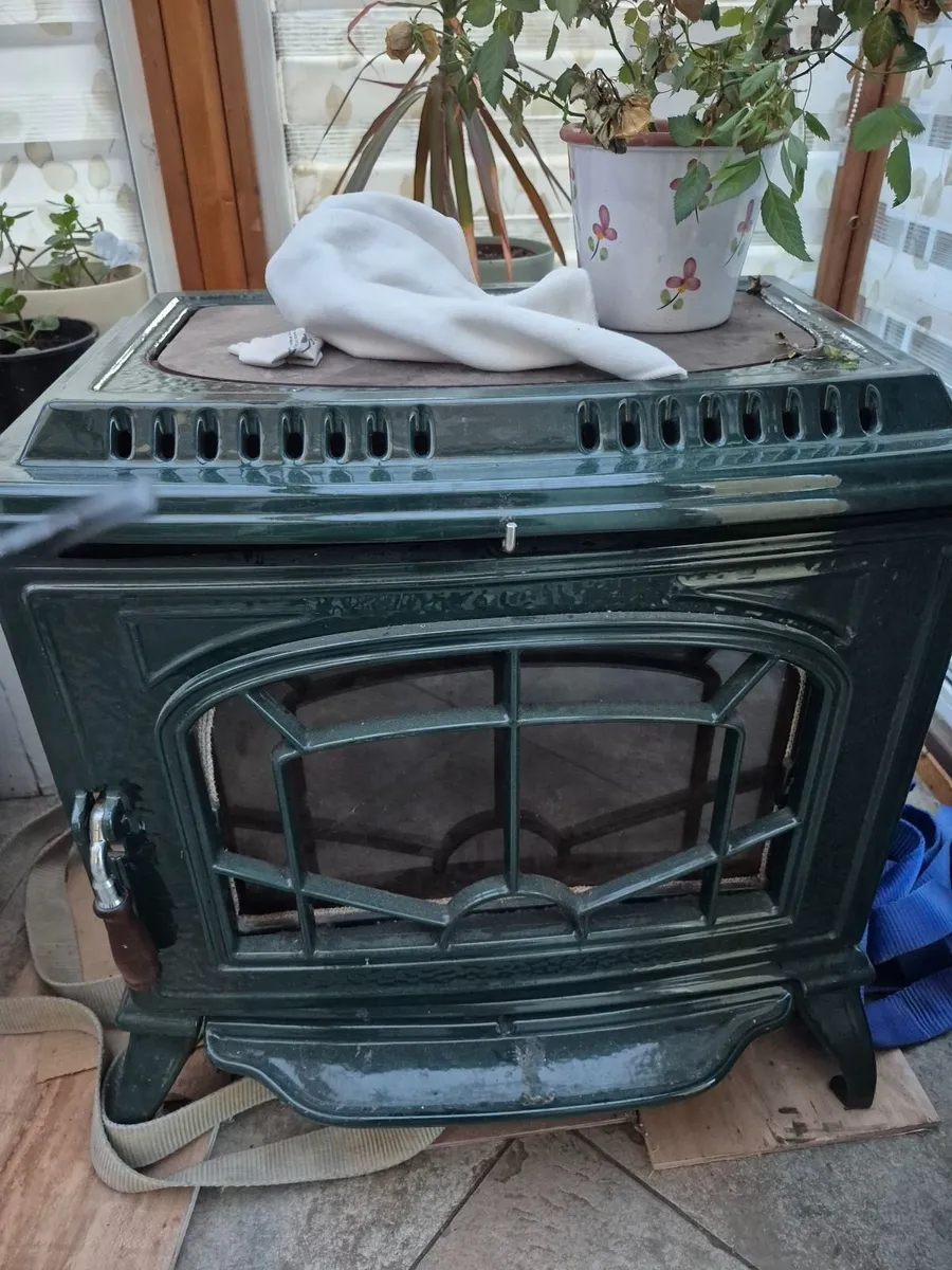 Stove - Image 1