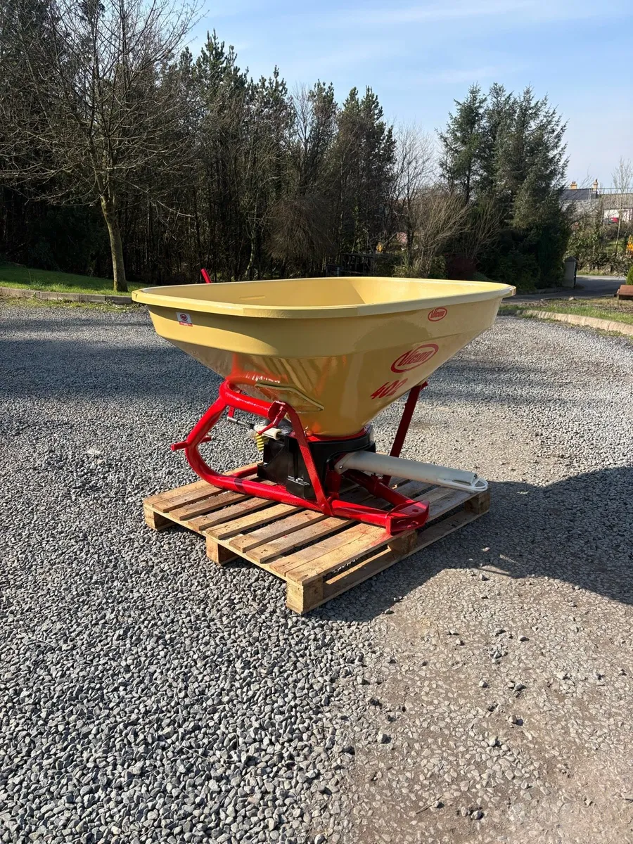 Vicon 402 Fertliser Sower - Image 1