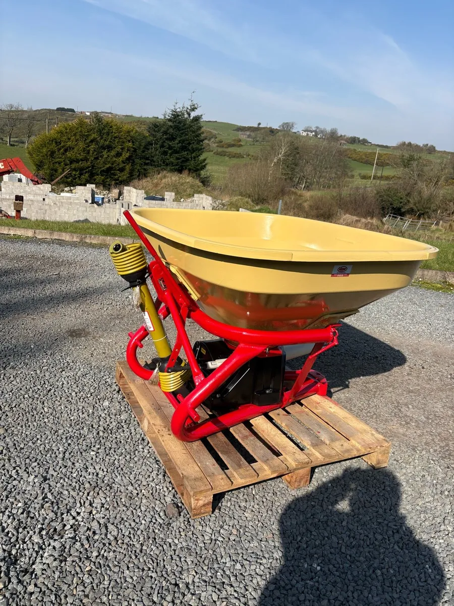 Vicon 402 Fertliser Sower - Image 2