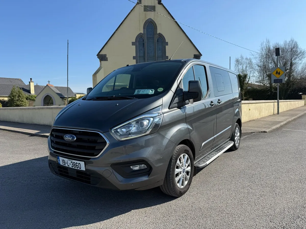 Ford Transit Custom 2.0 EcoBlue Crew Cab 6 Seater - Image 1