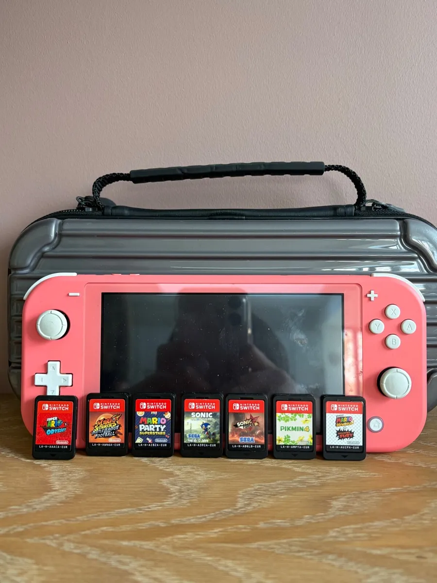 Nintendo Switch Lite - Image 1
