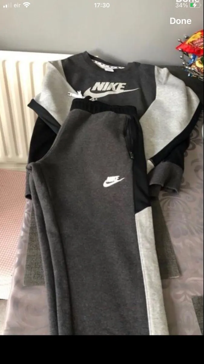 Mens Nike tracksuit size S €20 - Image 2