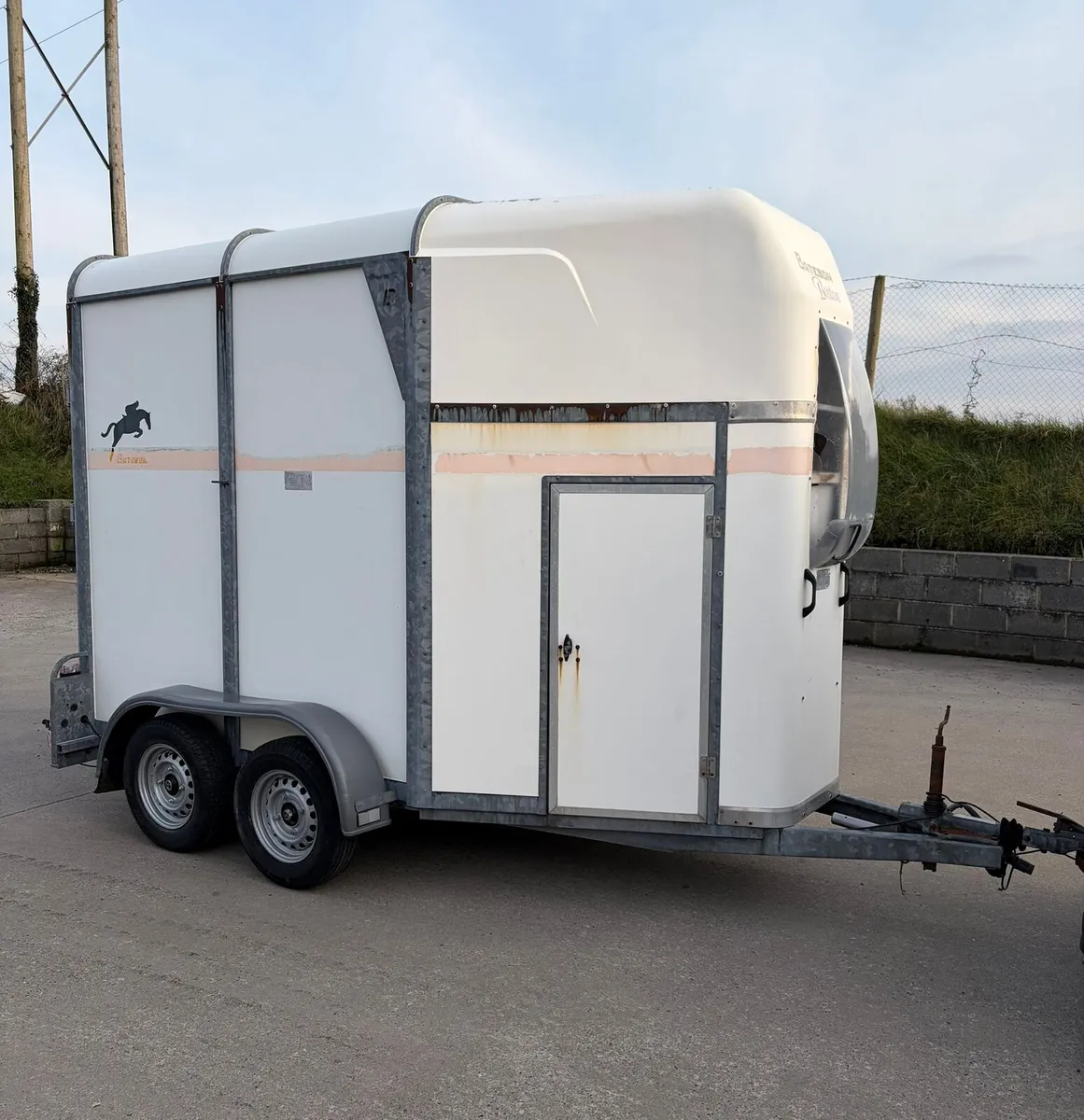 Bateson horse box for sale - Image 2