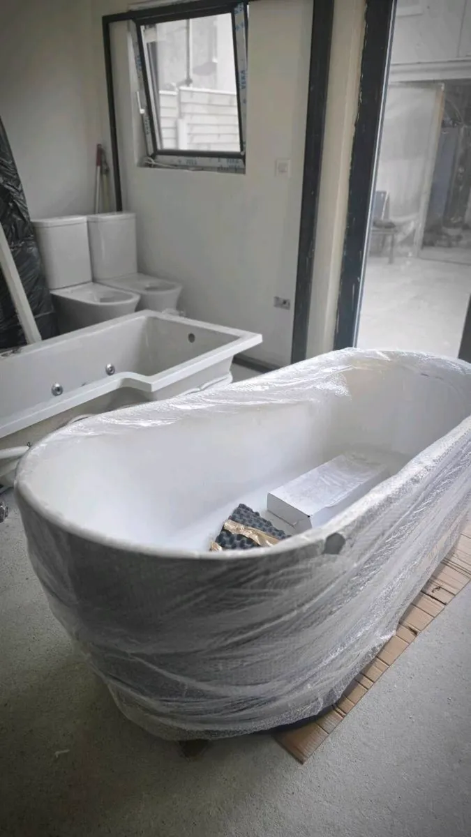 Bathtub Blue Milano Overton - Regal Blue Modern Fr - Image 4