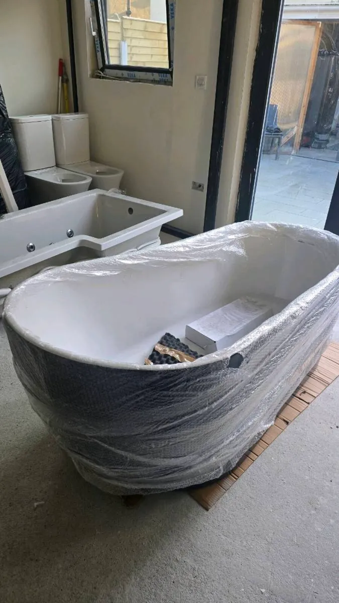 Bathtub Blue Milano Overton - Regal Blue Modern Fr - Image 1