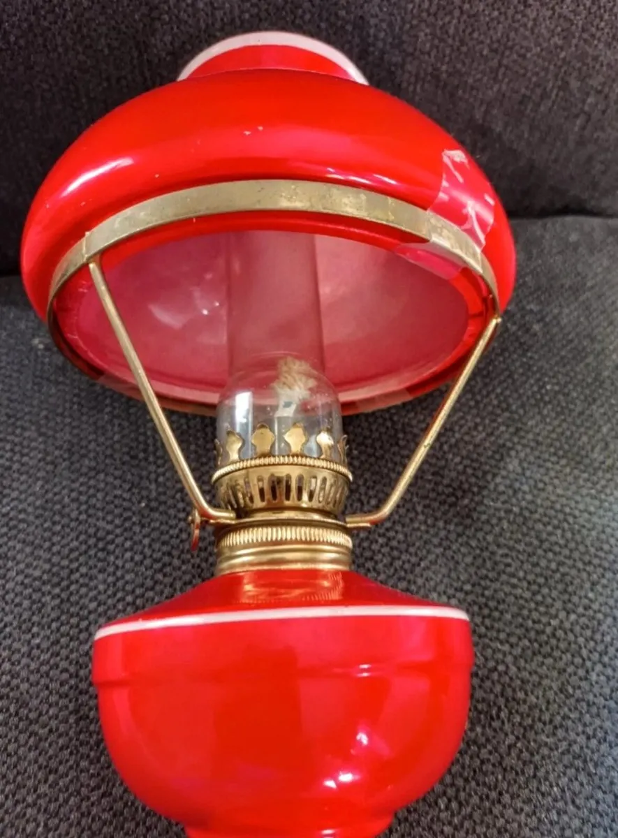 Rare red glass oil lamp - Image 4