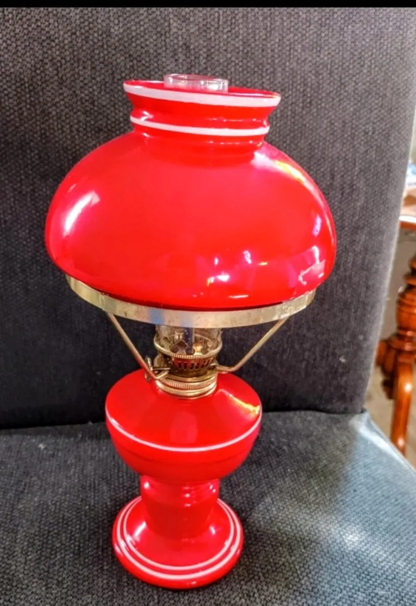 Rare red glass oil lamp - Image 1