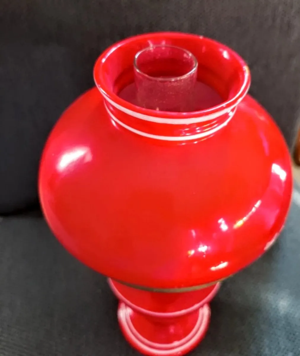 Rare red glass oil lamp - Image 2