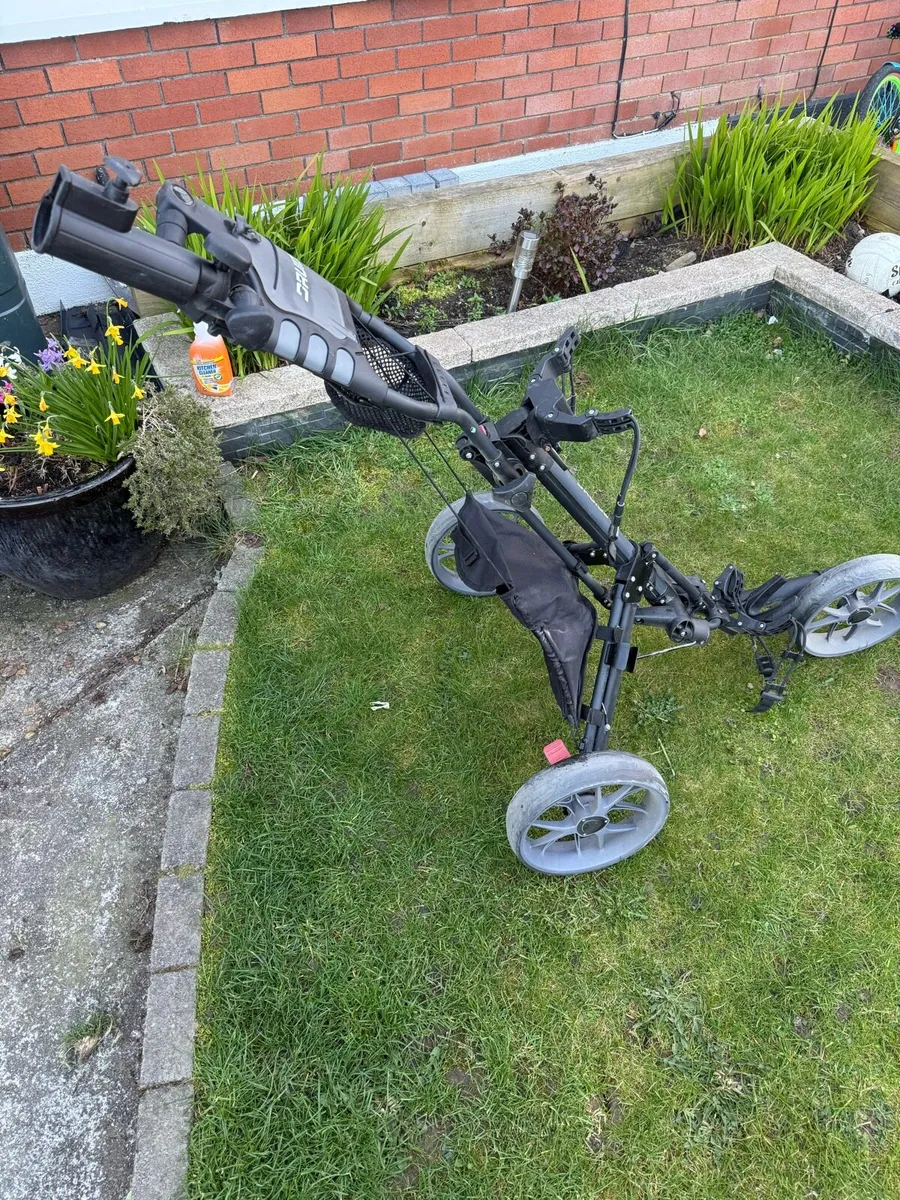 Golf trolley - Image 1