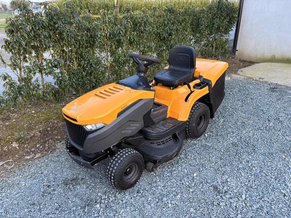 Stiga 3398HW Ride On Mower - Image 2