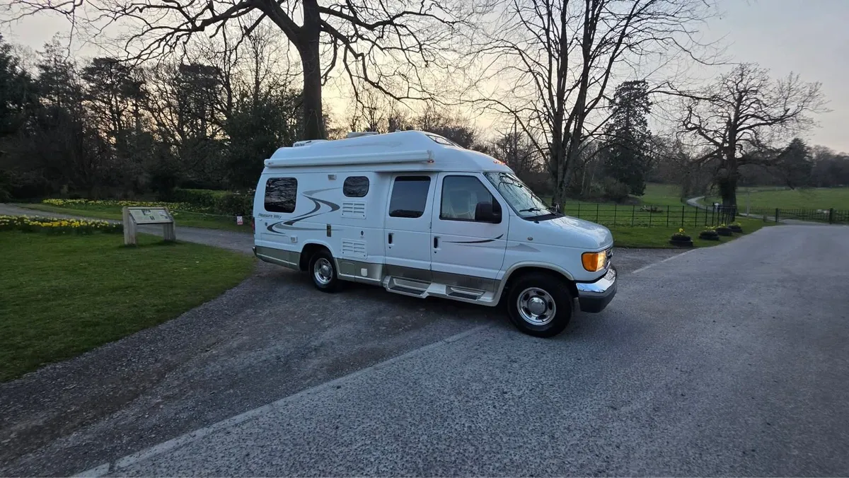Ford pleasure way RV. MOTORHOME YEAR. 2008 - Image 4